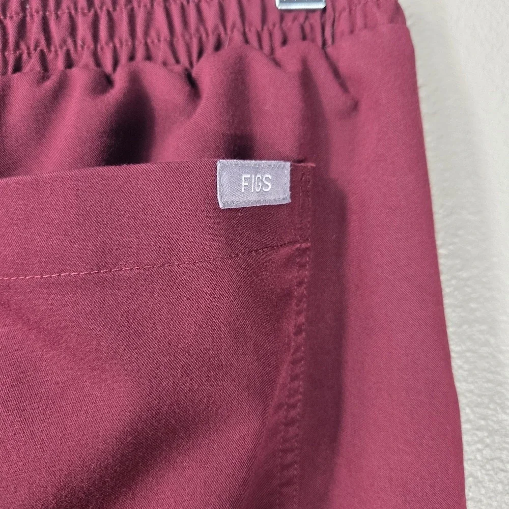 FIGS Technical Collection Burgundy Scrub Pants XS Cargo Medical Nursing Stretch